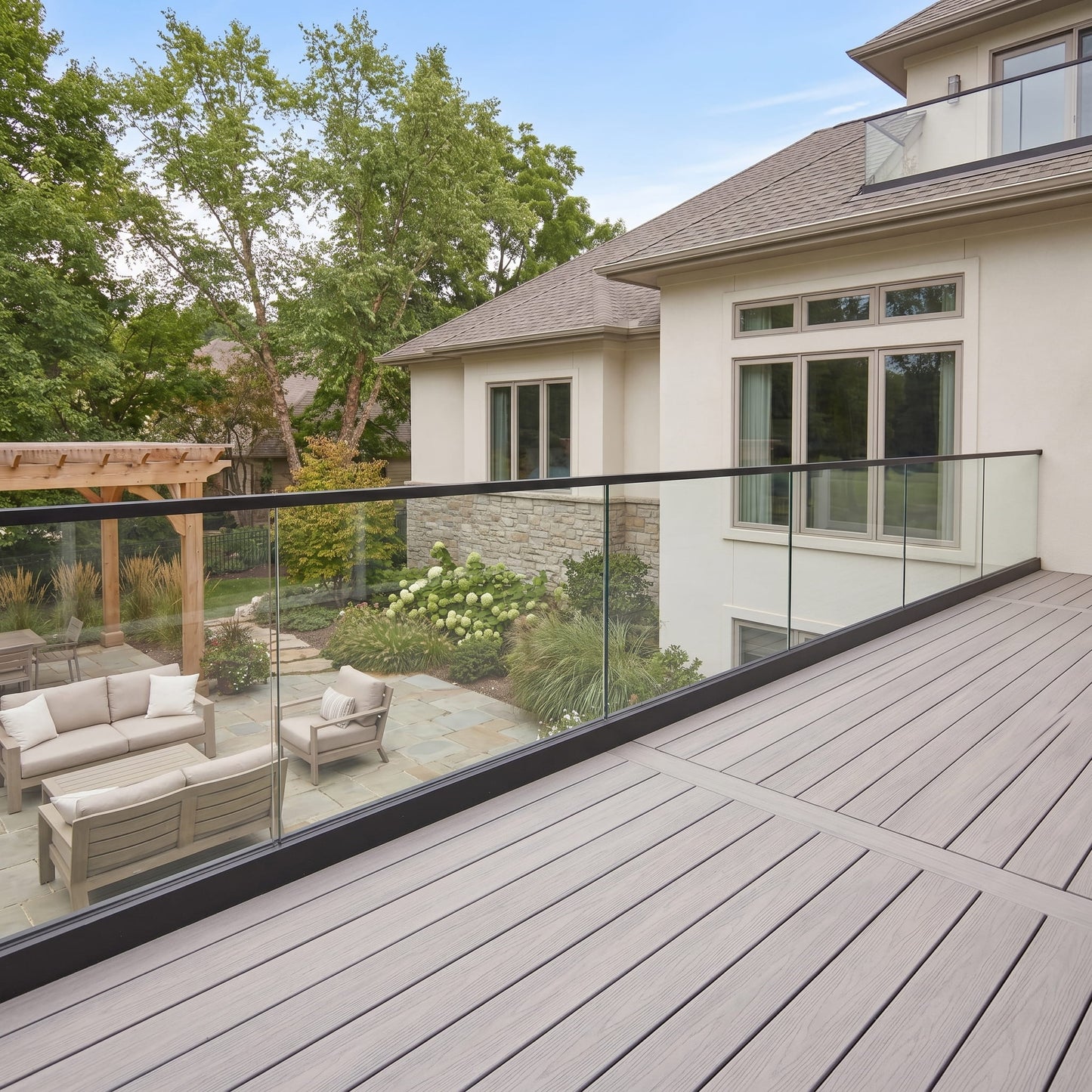 Elevated Stairs Glass Railing System for Stairs and Decks